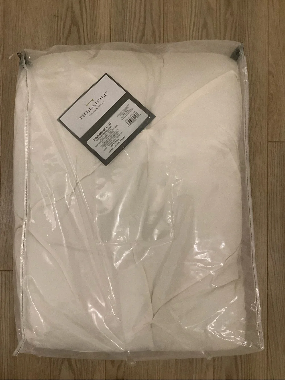 NWT Threshold pinch pleated queen comforter set❤️❤️❤️❤️